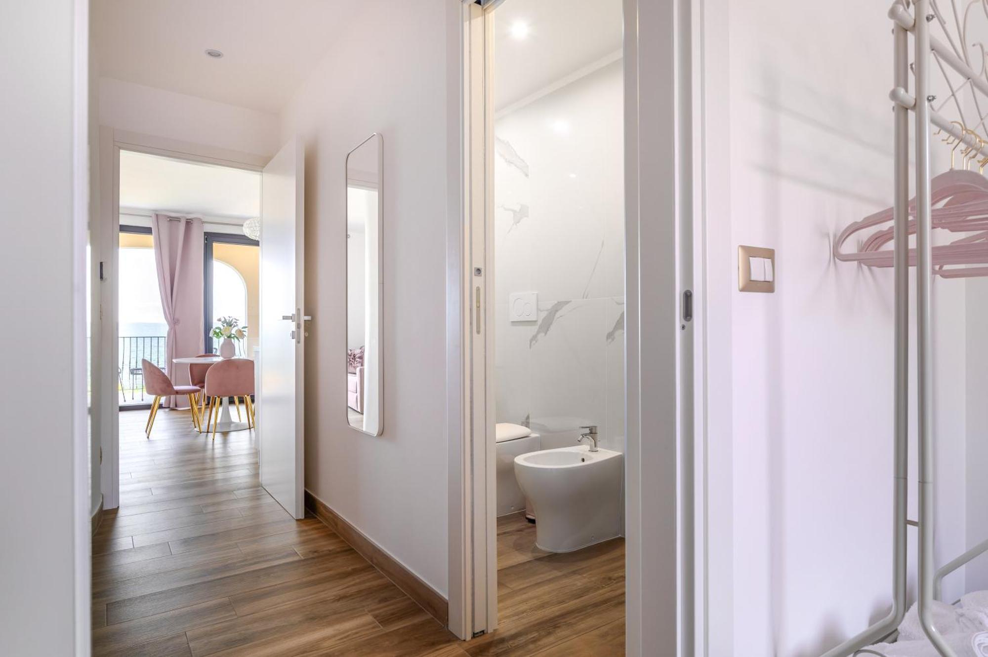 Casa Vacanze Maddalena - Palazzetto Sul Lago - Diamante Rosa Marta Kültér fotó